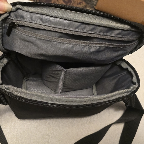 NEW, NEVER used DJI Mini 2 drone sholder bag. - Picture 6 of 6